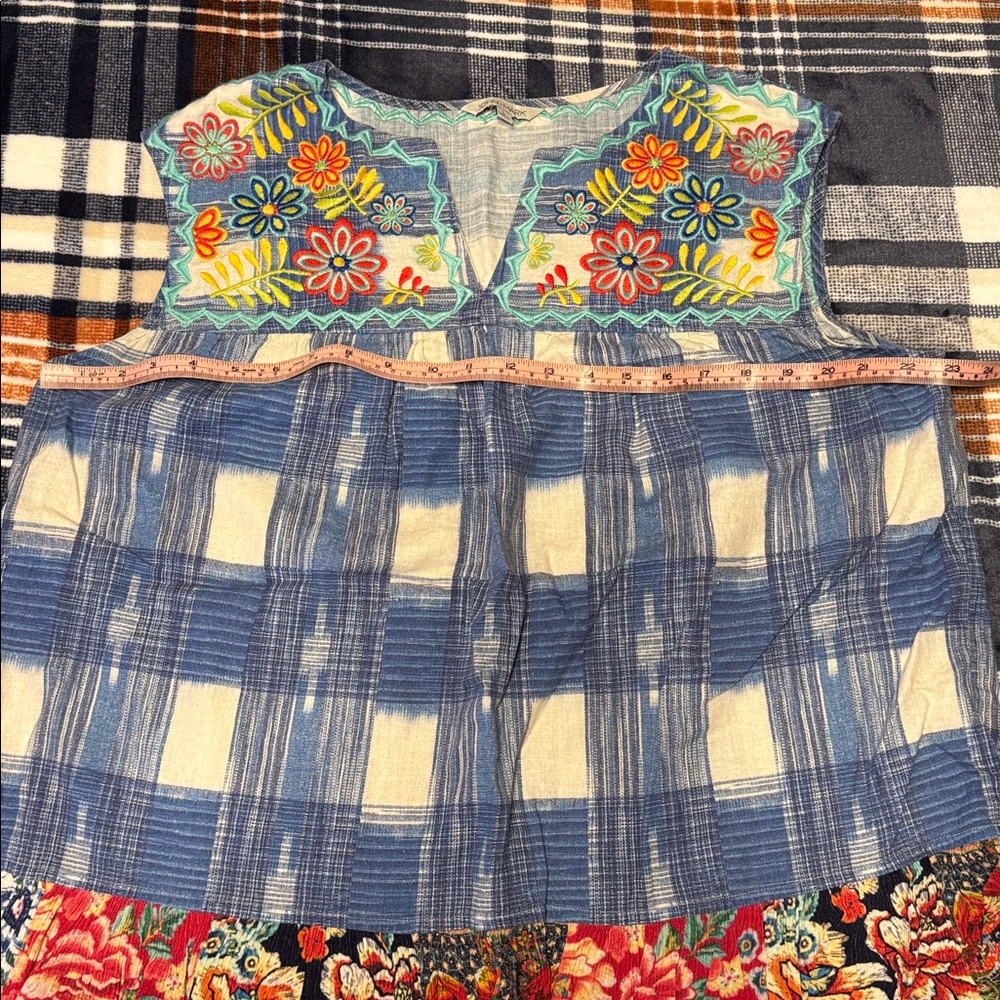 John Mark Blue Plaid Blouse with Floral Embroidery. Size large - Picture 3 of 4